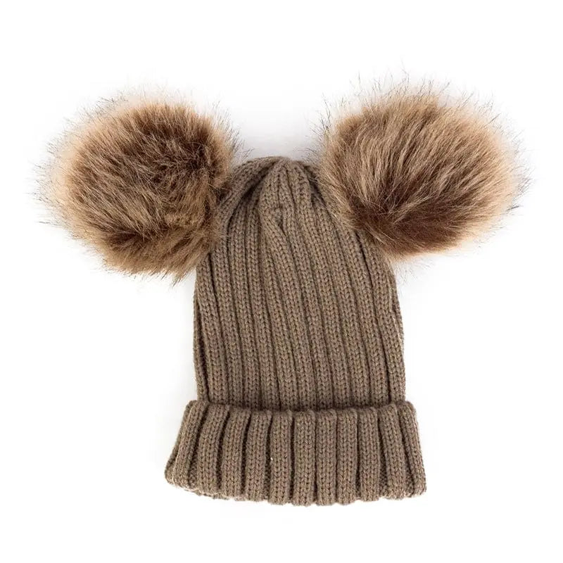 Gorrito Tejido Pompom Cafe % elbauldecleo %