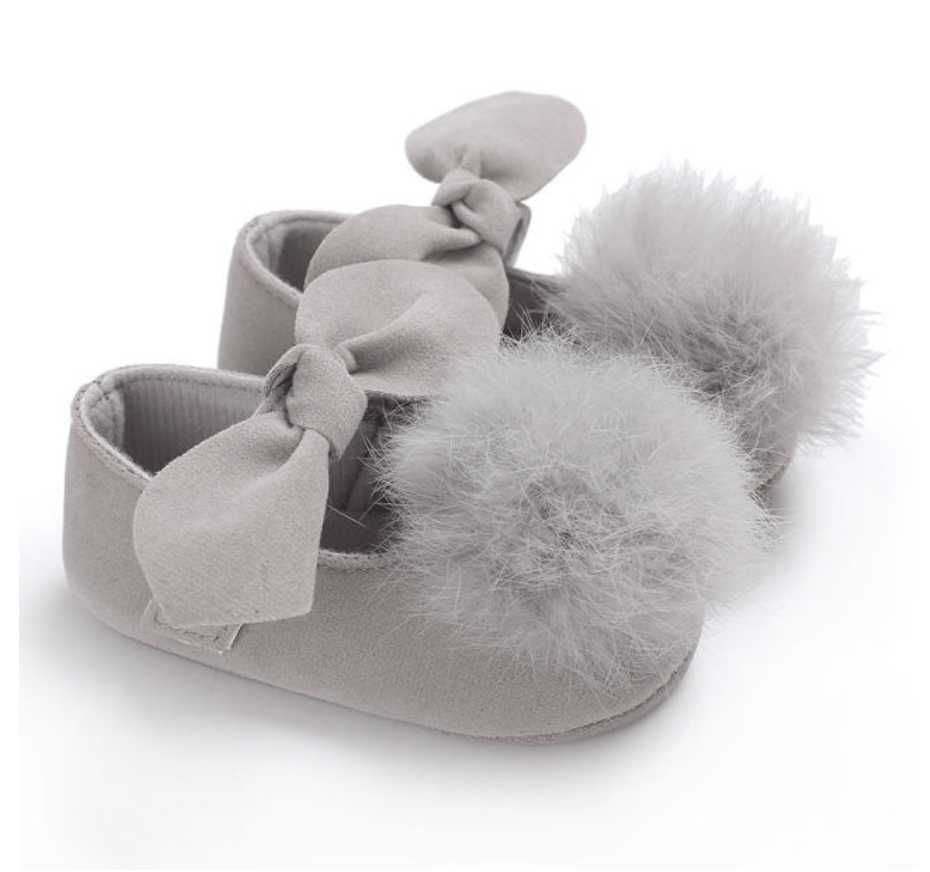 Mary Janes Fluffy Pompom Grises % elbauldecleo %