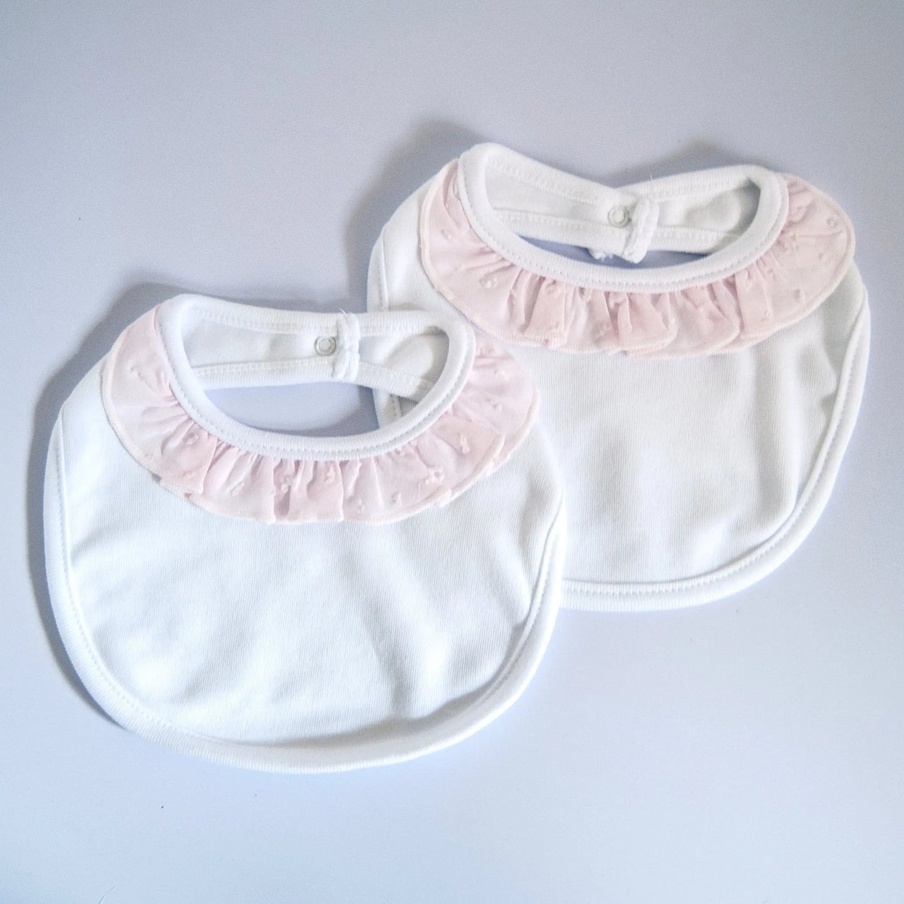 Set 2 Baberos Volantes Rosa % elbauldecleo %