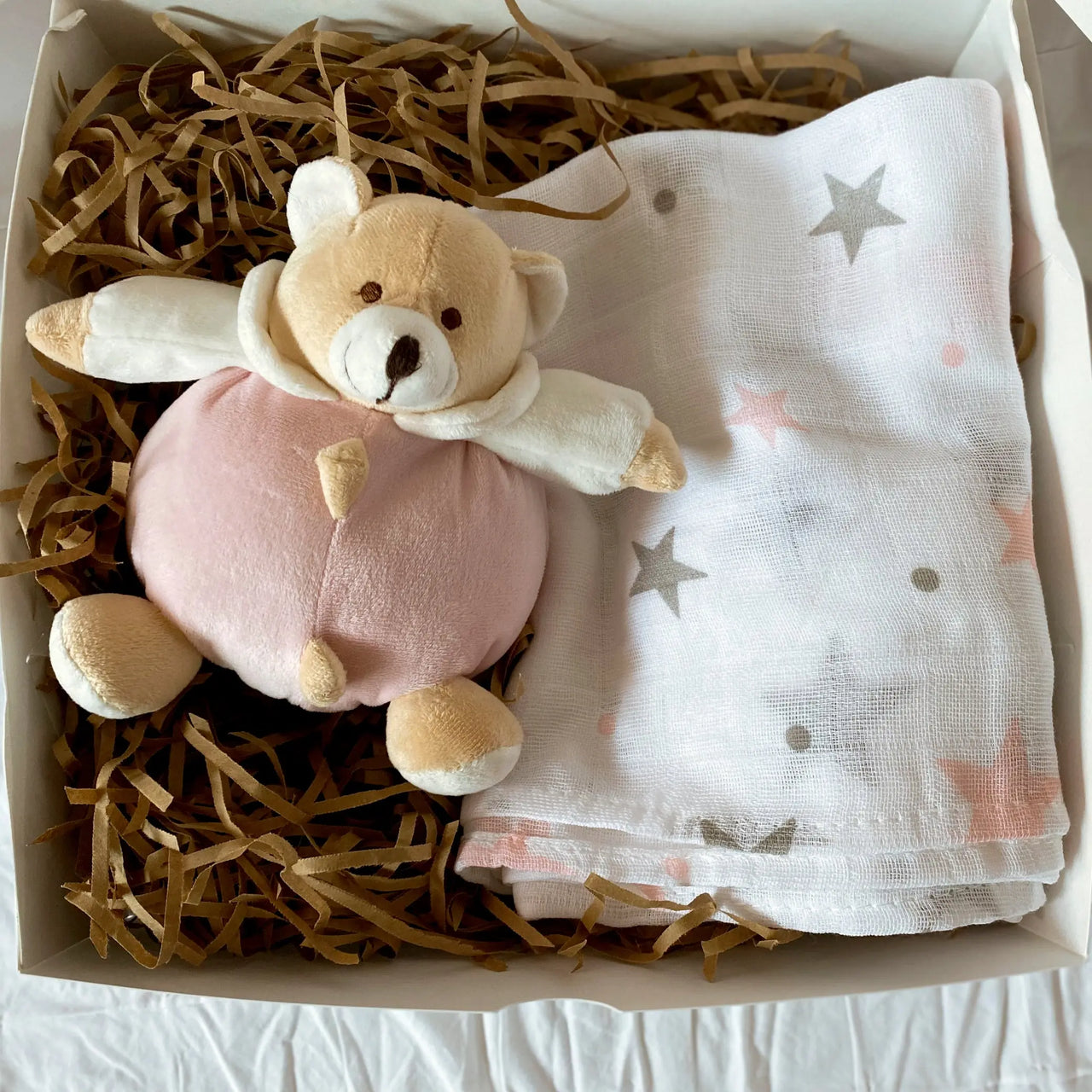 Set de regalo Osito y Muselina Rosa % elbauldecleo %