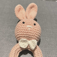 Thumbnail for Sonaja Conejito Crochet Rosa Durazno % elbauldecleo %